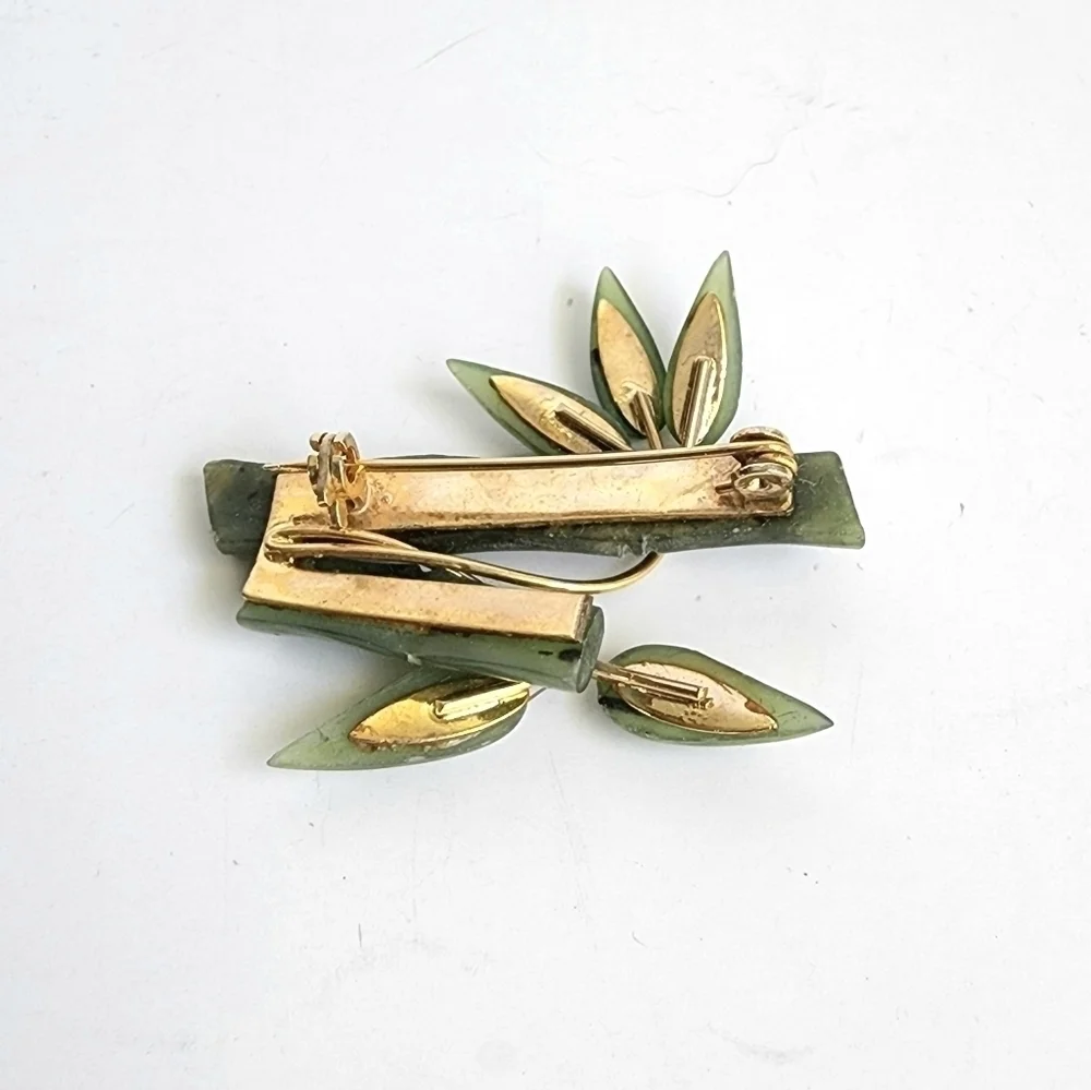 Vintage Faux Jade Bamboo Brooch Lucite Pin Asian Gold Tone 50s 60s‎ Retro Estate